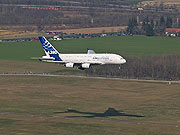 Landung des Airbus A 380 in München (Foto: Werner Hennies/FMG)